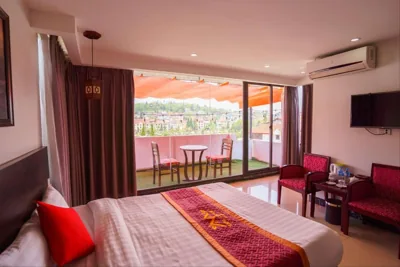 King Room with Lake View — Sapa Crown Hotel